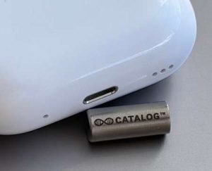 Catalog Cropped Capsule With Charger